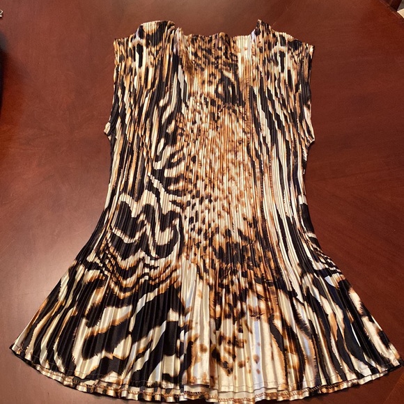 Vintage Animal Print Sleeveless Top by Cato (SZ S to L) - Picture 2 of 8